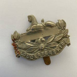 ORIGINAL WW1 /WW2 BRITISH ARMY GLOUCESTERSHIRE REGIMENT CAP BADGE