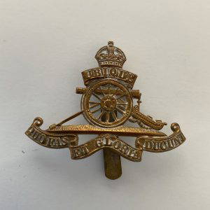 ORIGINAL WW2 BRITISH ARMY ROYAL REGIMENT OF ARTILLERY CAP BADGE